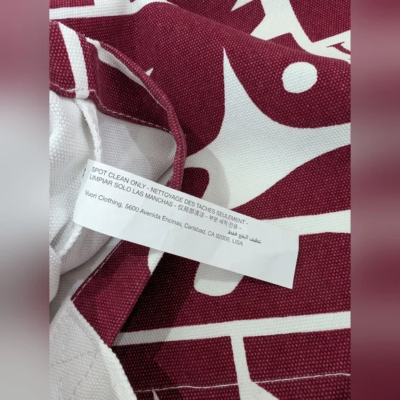 Vuori limited-edition Holiday 2025 tote - Picture 7 of 7